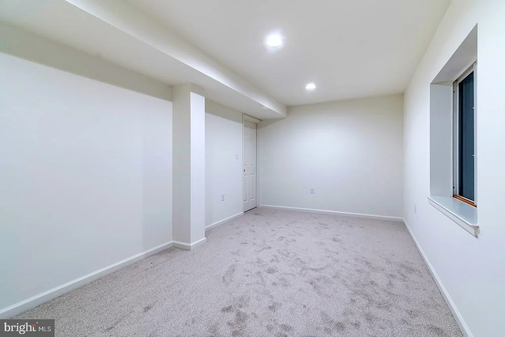 Photo of 327 CARLTON DRIVE