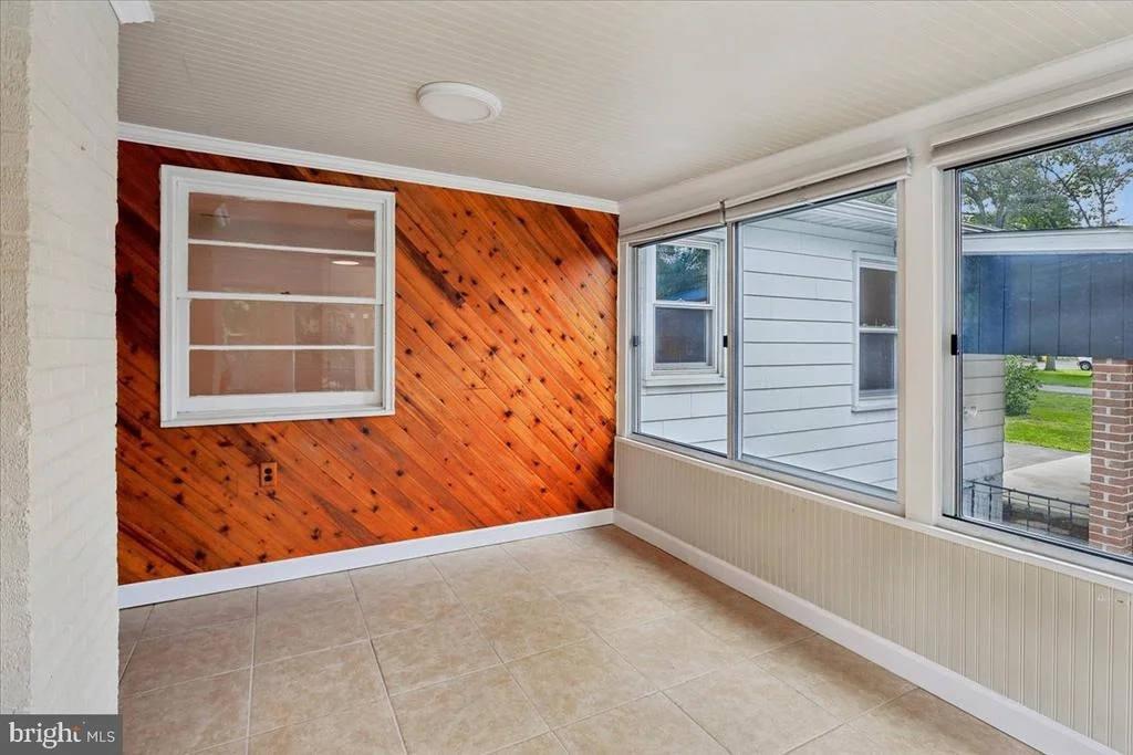 Photo of 833 MEADOW ROAD