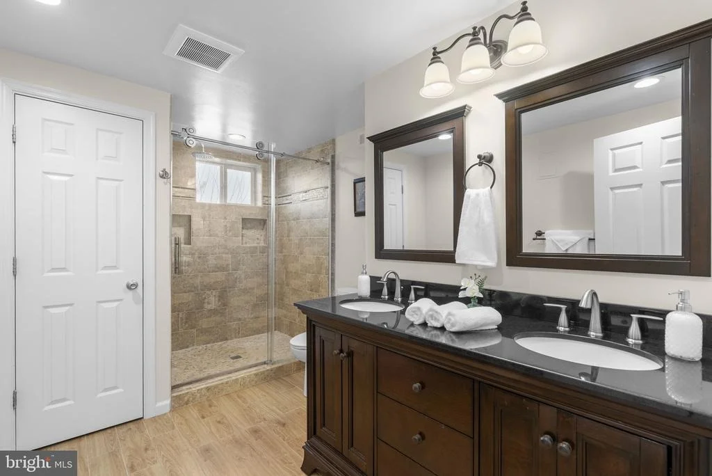 Photo of 1106 BEALL PLACE