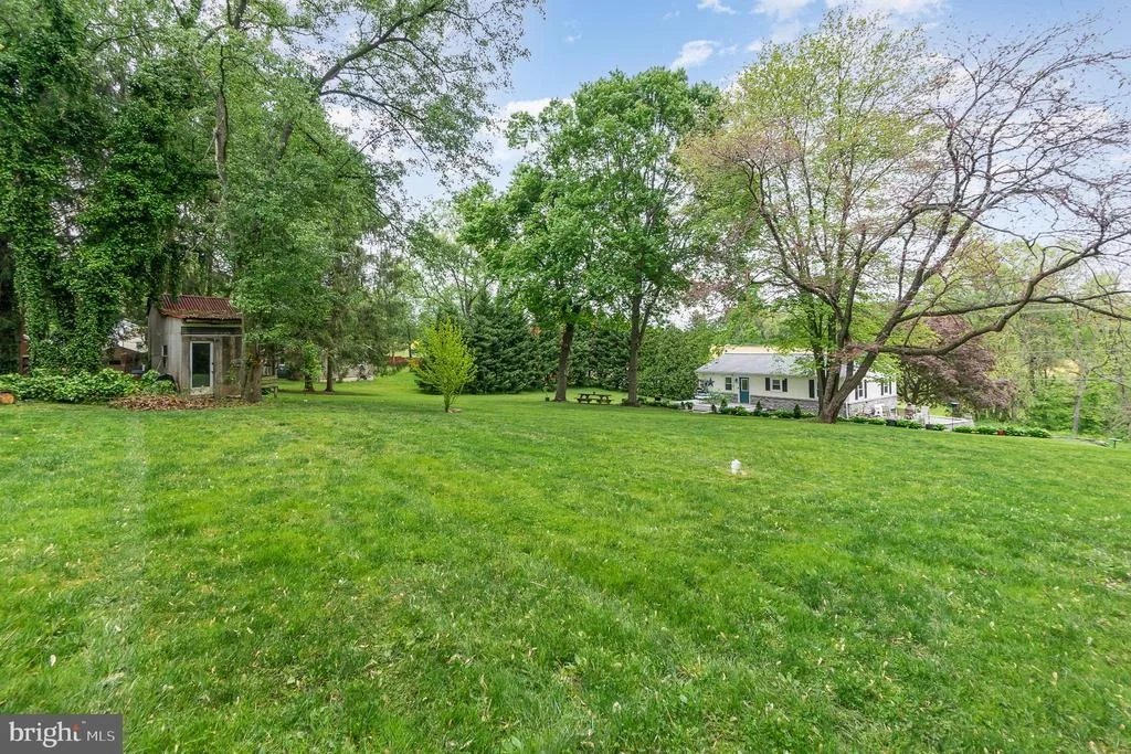 Photo of 2585 RED TOAD ROAD