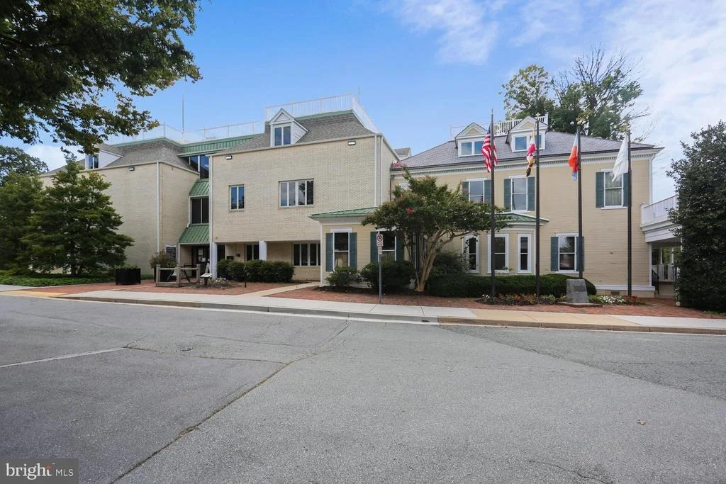 Photo of 205 TULIP DRIVE
