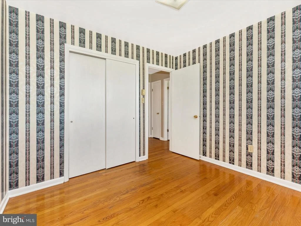 Photo of 2833 RODERICK ROAD