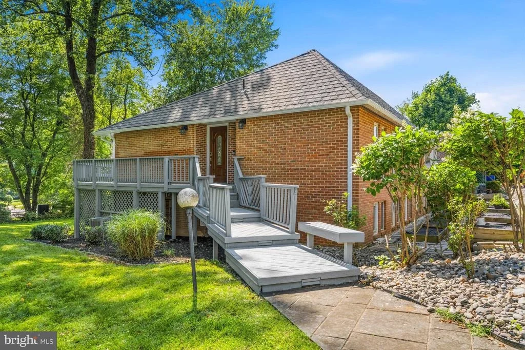 Photo of 9416 HOLBROOK LANE
