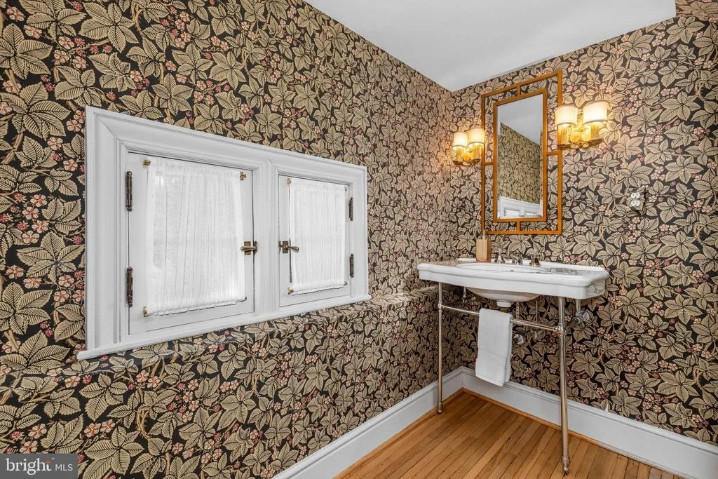 Photo of 7600 EXETER ROAD