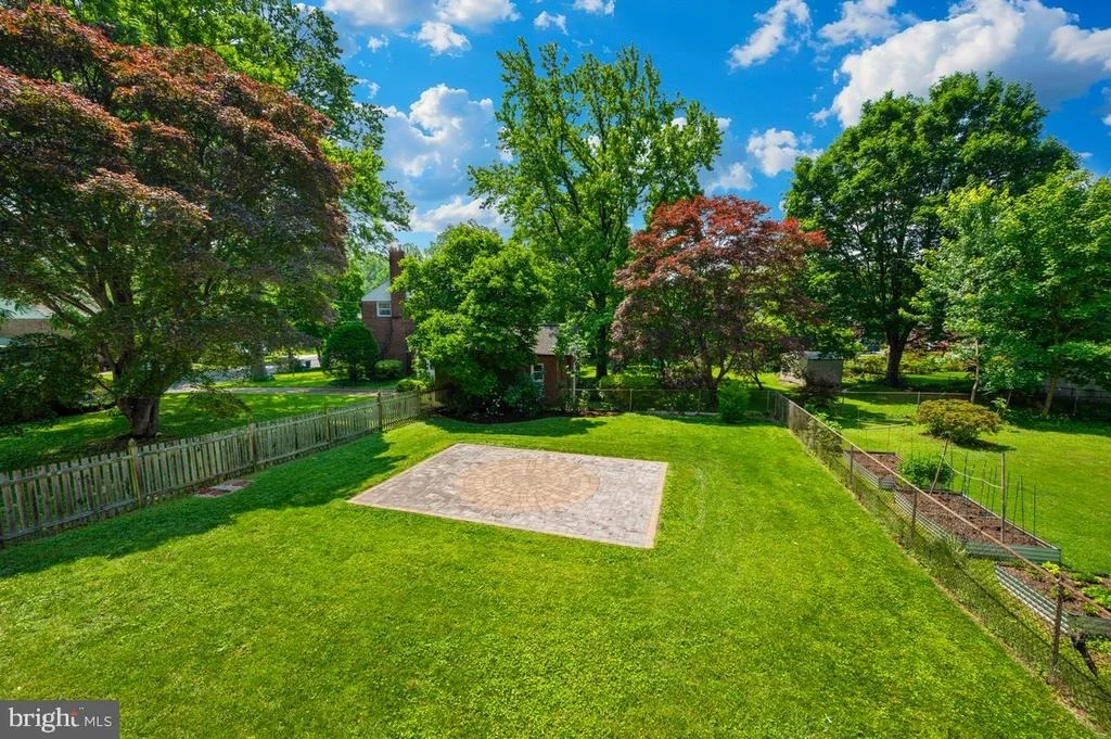 Photo of 6 E HAMILTON AVENUE
