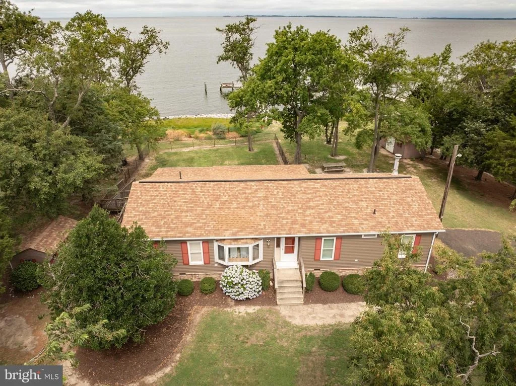 Photo of 7940 RIVERVIEW ROAD