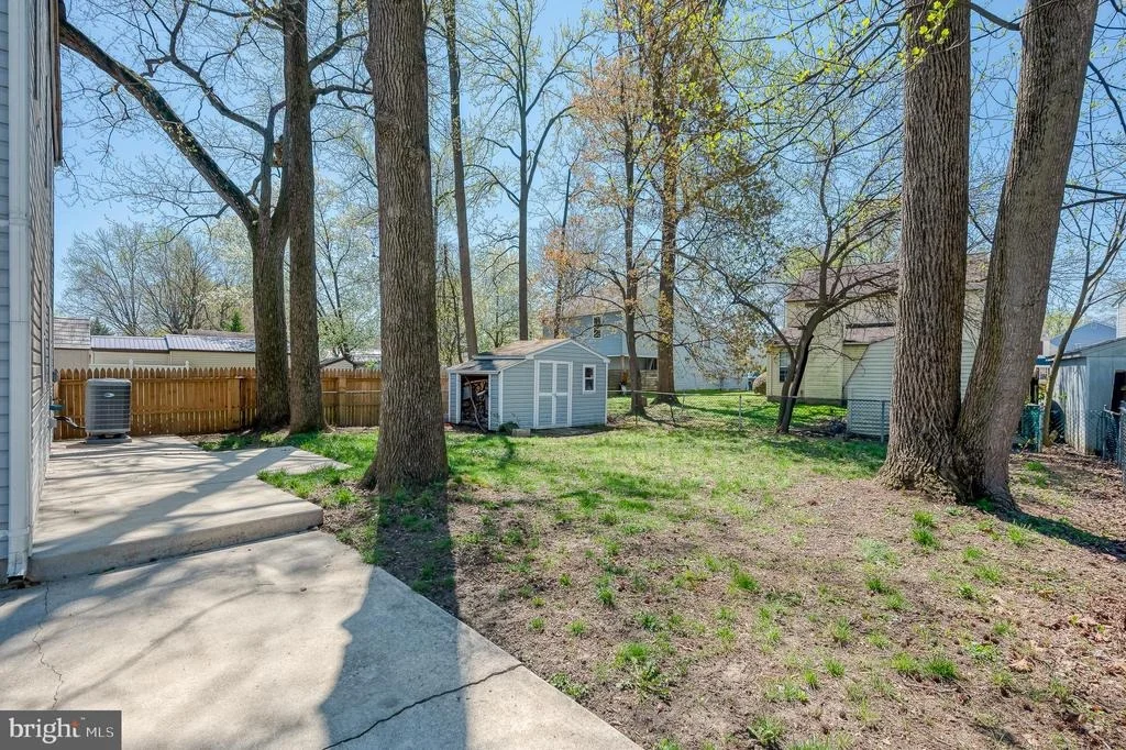 Photo of 406 LABURNUM ROAD