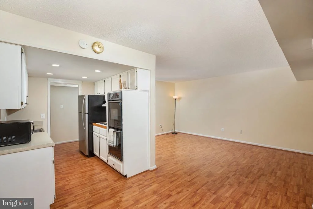 Photo of Unit 901B at 11650 STONEVIEW SQUARE