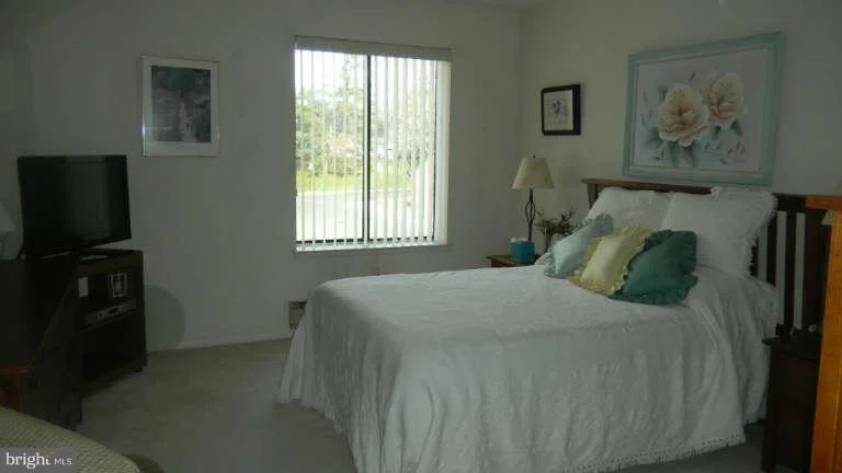 Photo of Unit 832E at 15320 PINE ORCHARD DRIVE