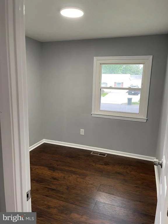 Photo of 610 W NETTLE TREE ROAD