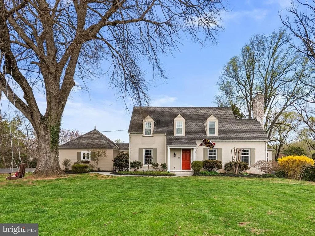 Photo of 16510 BATCHELLORS FOREST ROAD