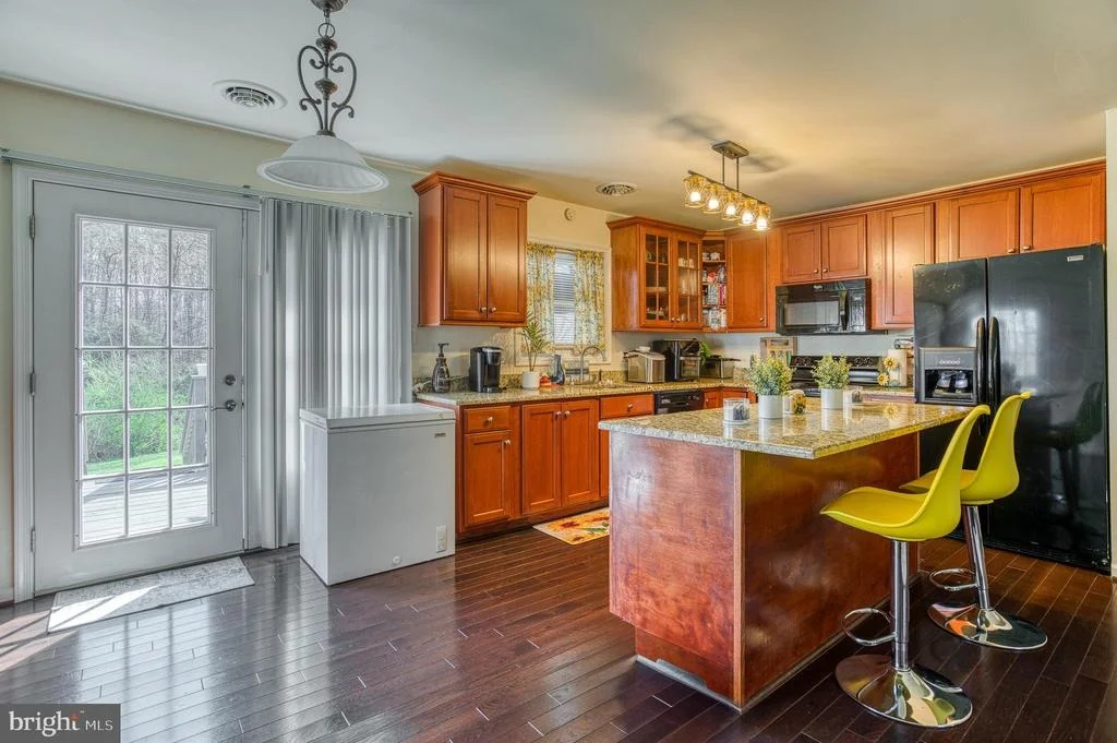 Photo of 10119 JAMESON LANE
