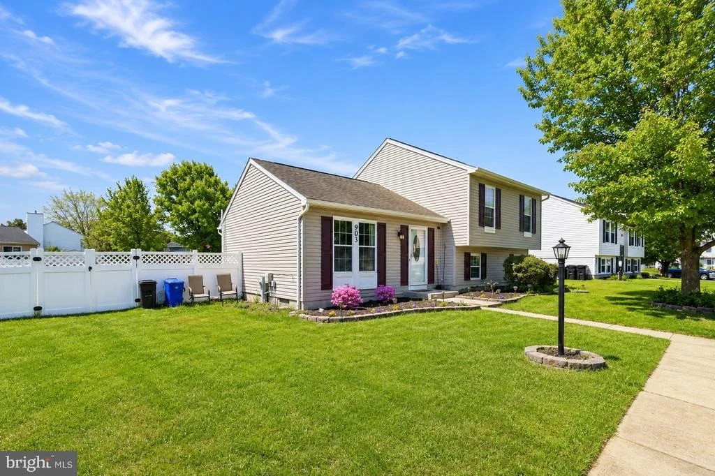Photo of 903 HARVEY LANE