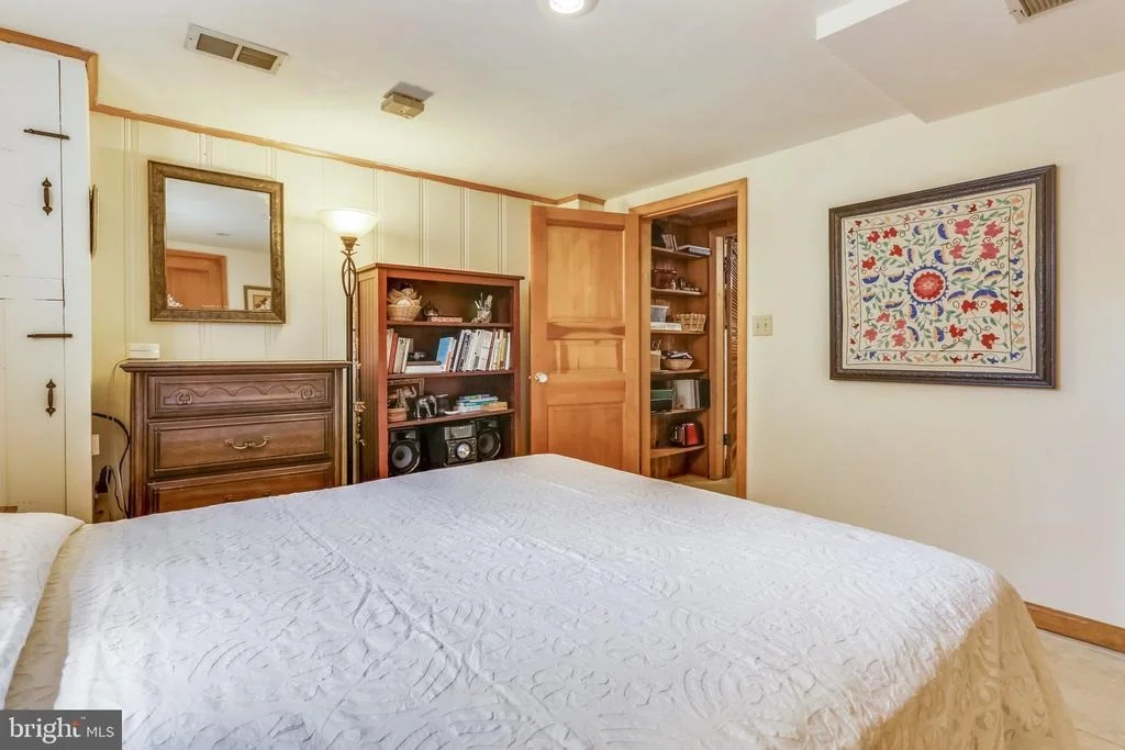 Photo of 2413 CHURCHILL ROAD