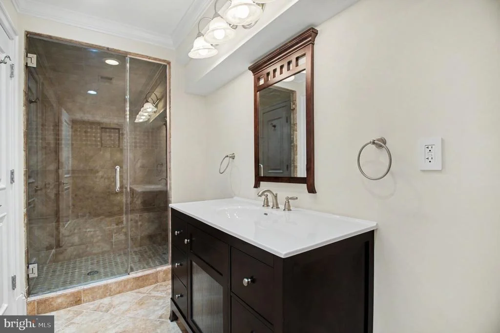 Photo of 5985 SAINT CATHERINES LANE