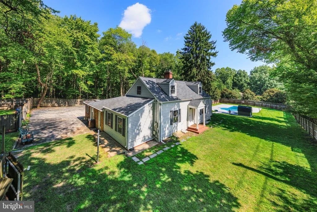 Photo of 7301 WOODYARD ROAD