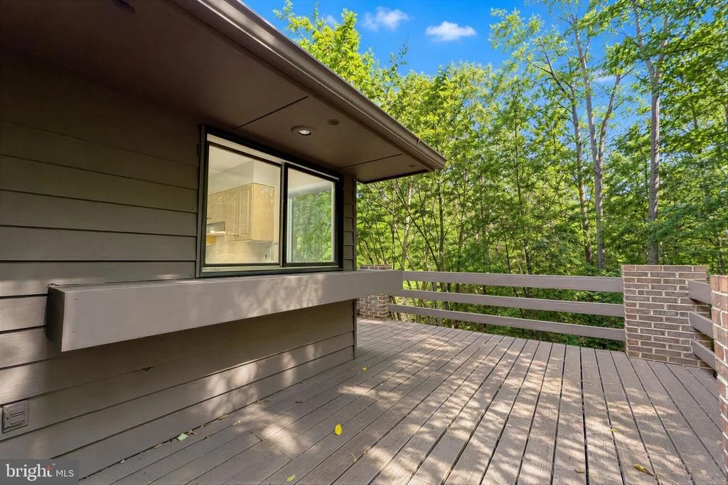 Photo of 8425 MAUSEN LANE
