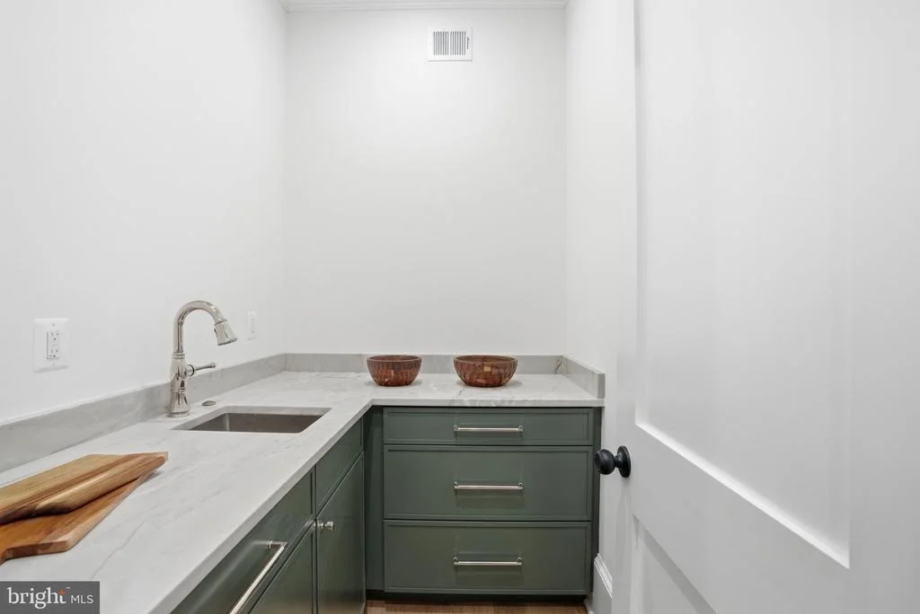Photo of 1142 CAMERON ROAD