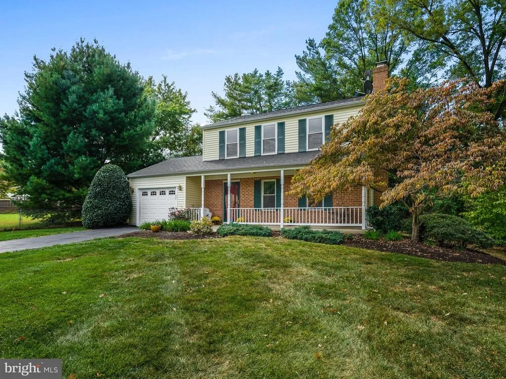 Photo of 18712 ROLLING ACRES WAY