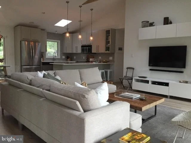Photo of 927 PINE TREE LANE