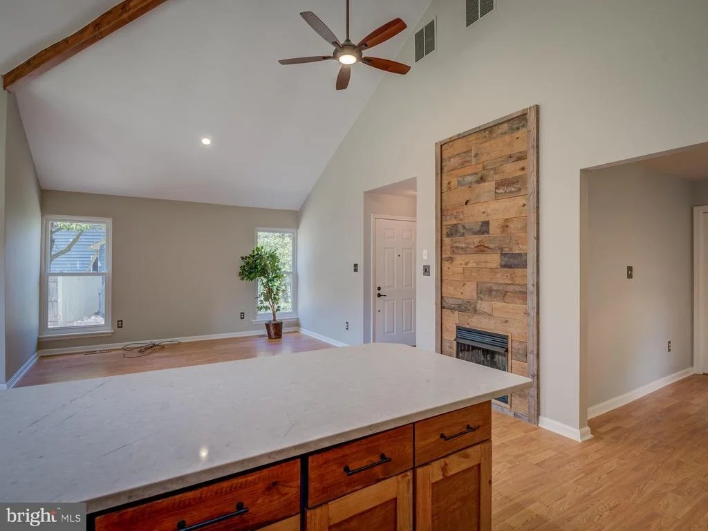 Photo of 370 WILETT DRIVE
