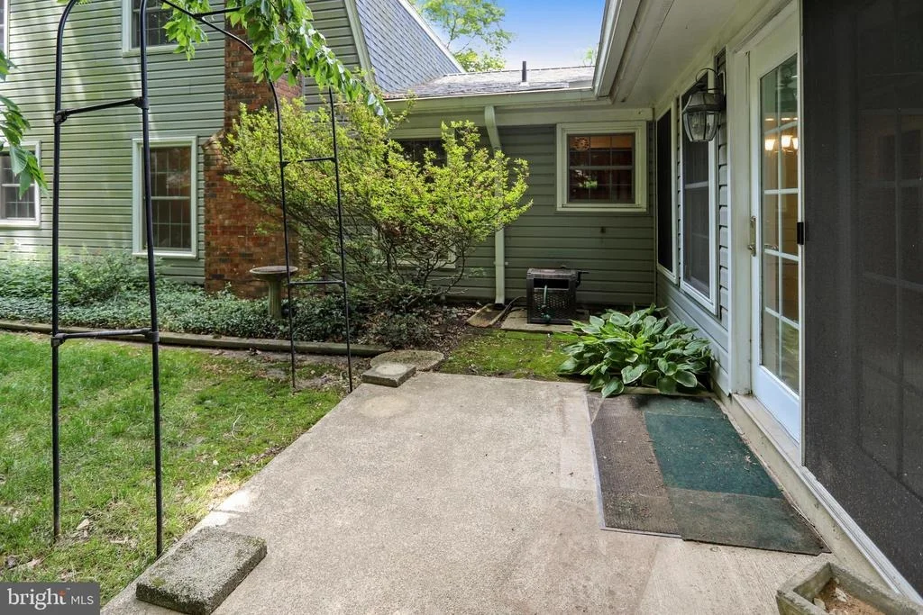 Photo of 14045 BREEZE HILL LANE