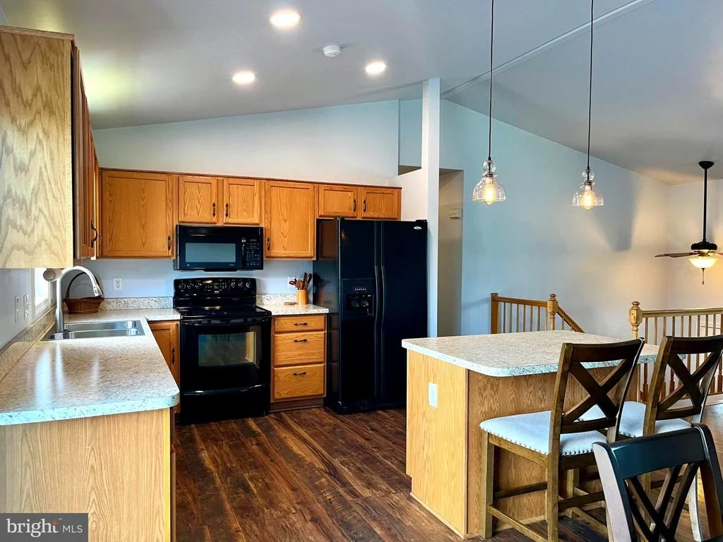 Photo of 15932 HIBISCUS DRIVE