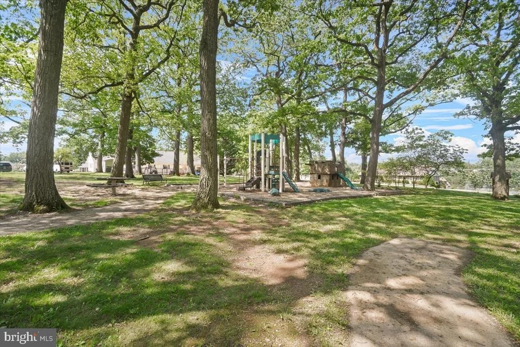 Photo of 910 PARADE LANE