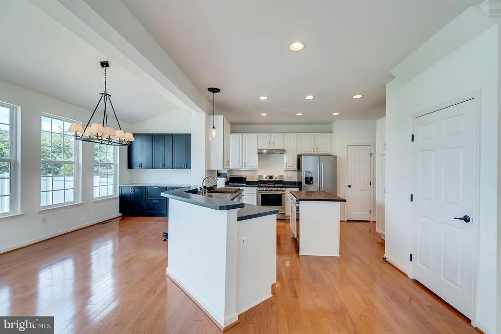 Photo of 327 CARLTON DRIVE