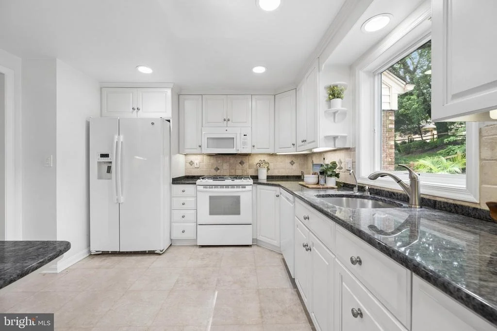 Photo of 1104 FALLSMEAD WAY
