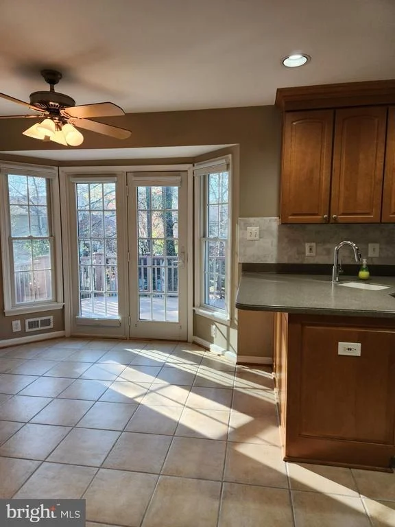 Photo of 8230 RIVERSIDE ROAD