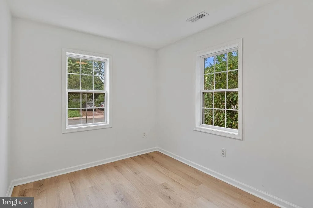 Photo of 905 HANOVER STREET