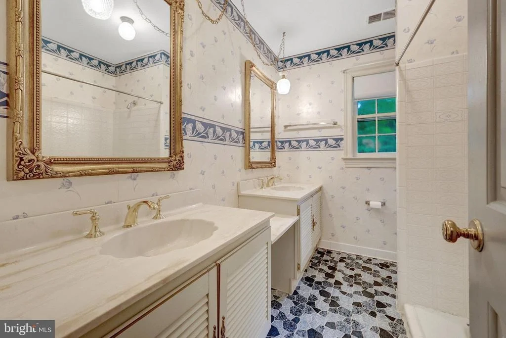 Photo of 1468 HIGHWOOD DRIVE