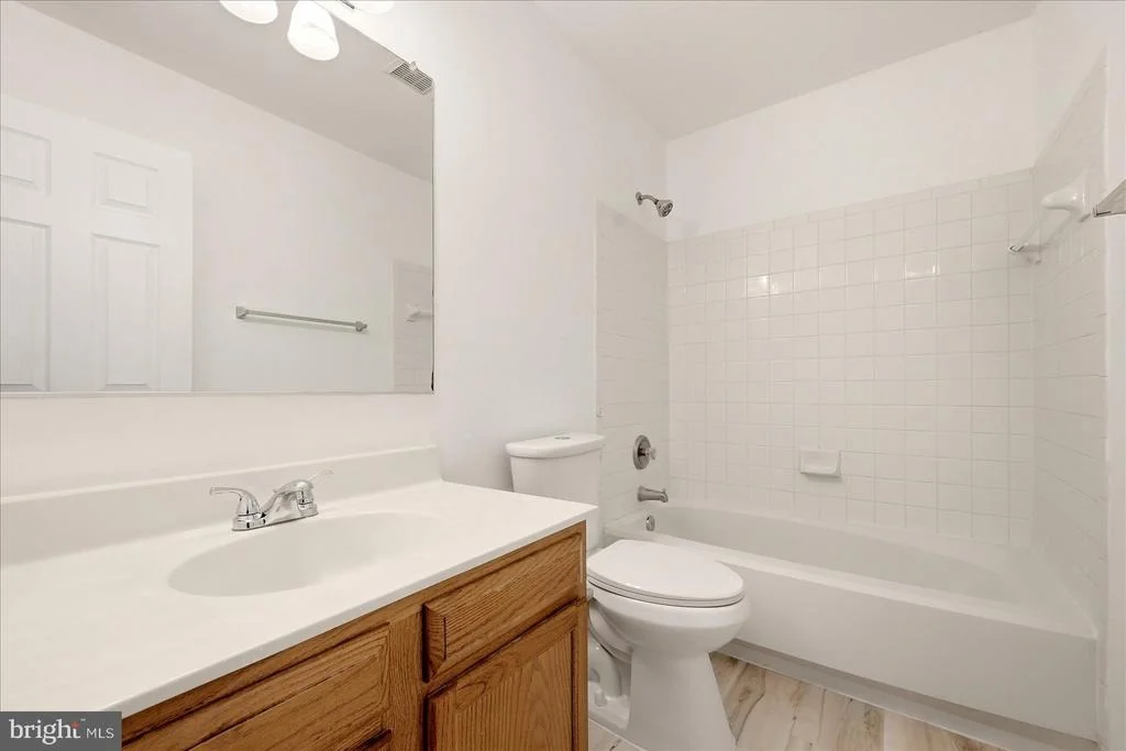 Photo of 3348 LABOURN DRIVE