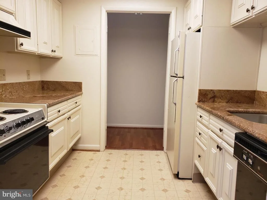 Photo of Unit 82A at 3630 GLENEAGLES DRIVE