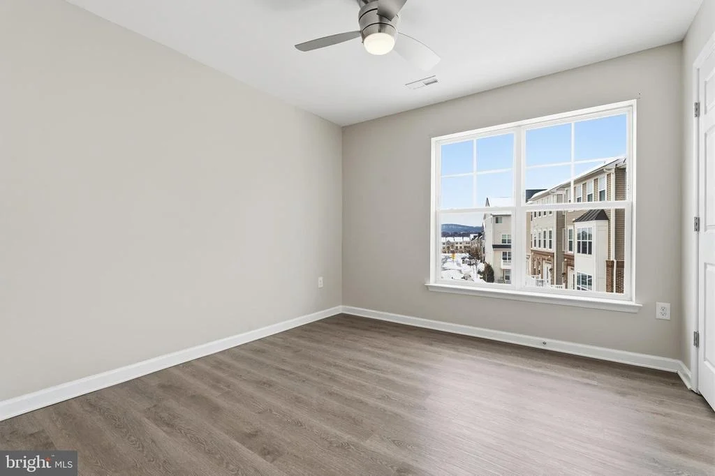 Photo of 5902 FORUM SQUARE