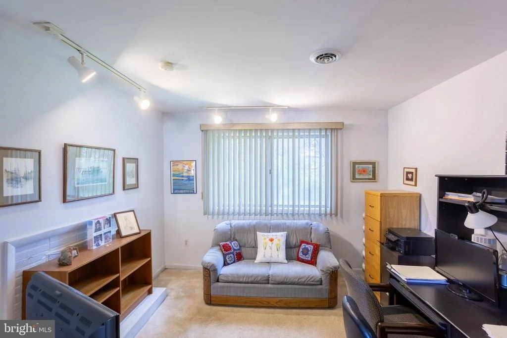 Photo of 6609 AMLEIGH ROAD