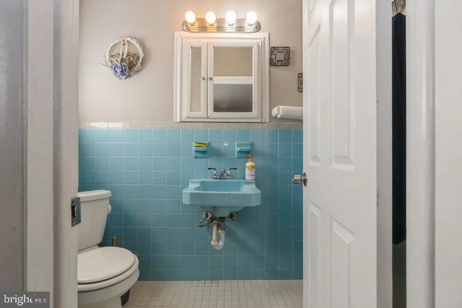 Photo of 212 3RD AVENUE W