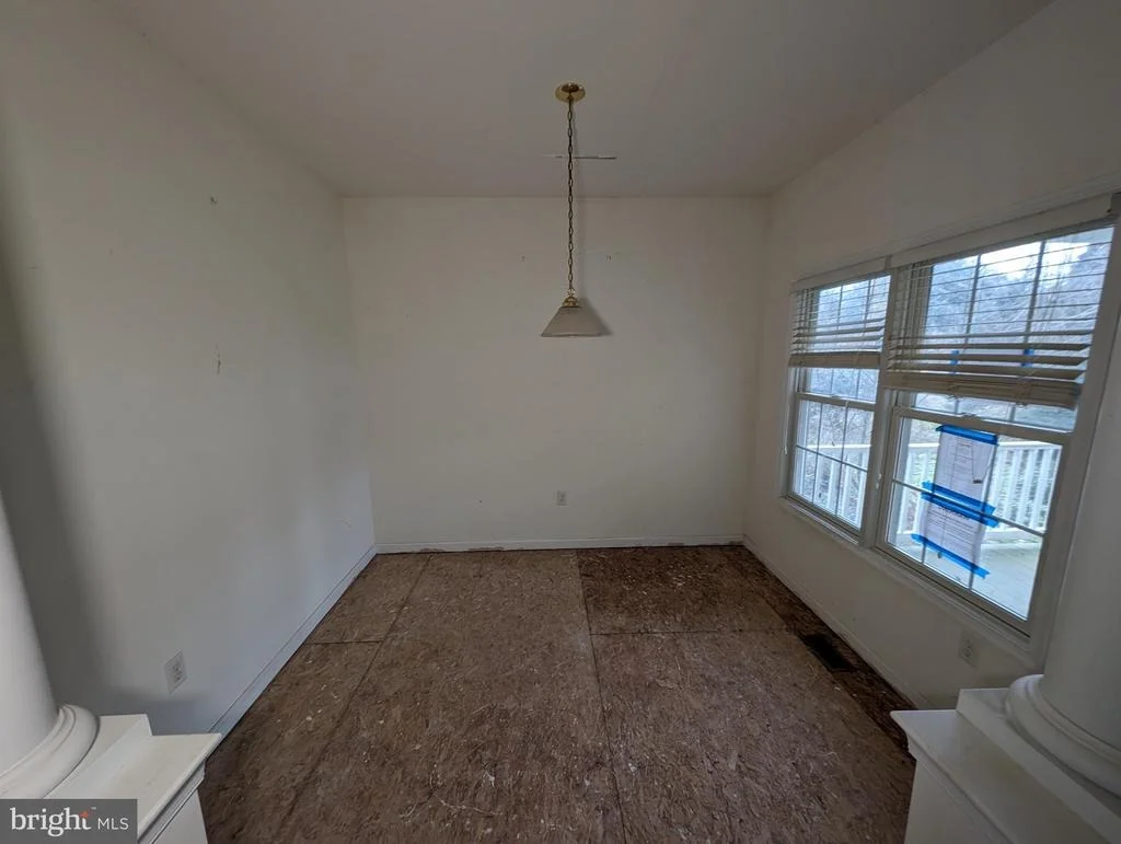 Photo of 32159 RIVER ROAD