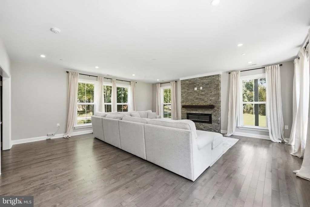 Photo of 1211 LINTON LANE