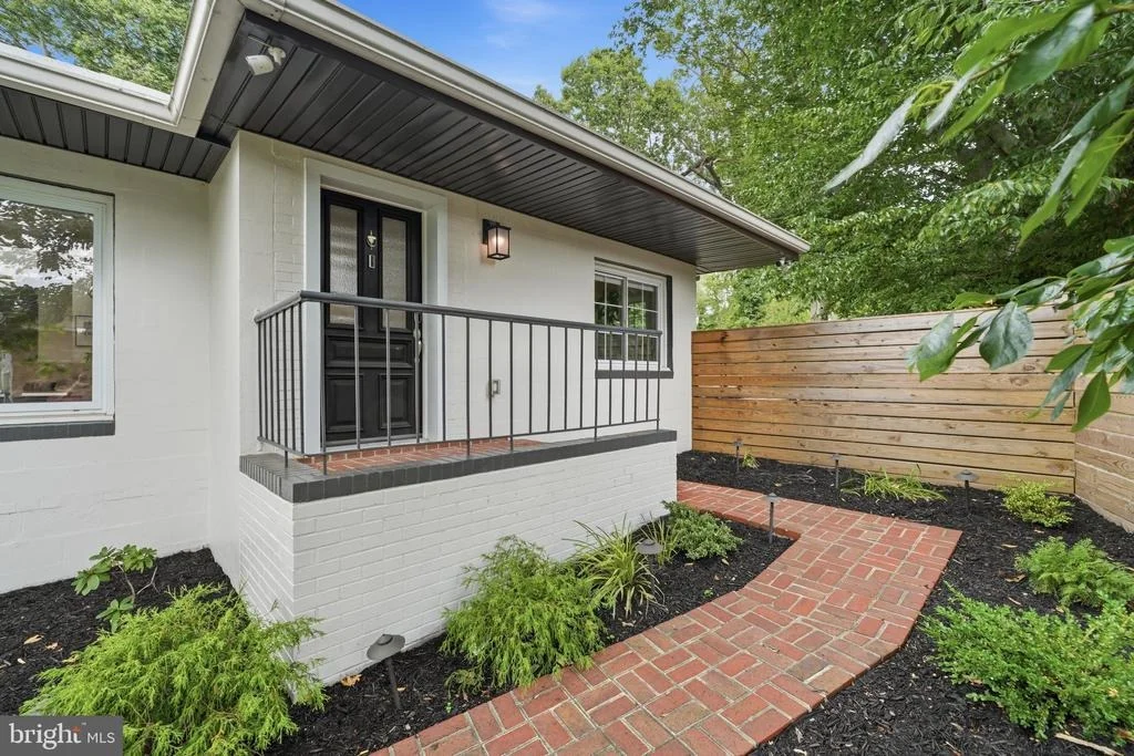 Photo of 6410 BUSHEY DRIVE