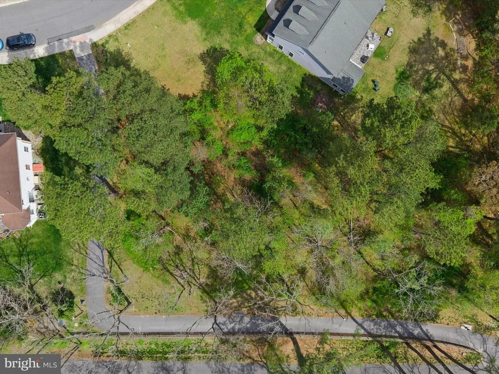 Photo of 200 W SHORE DRIVE