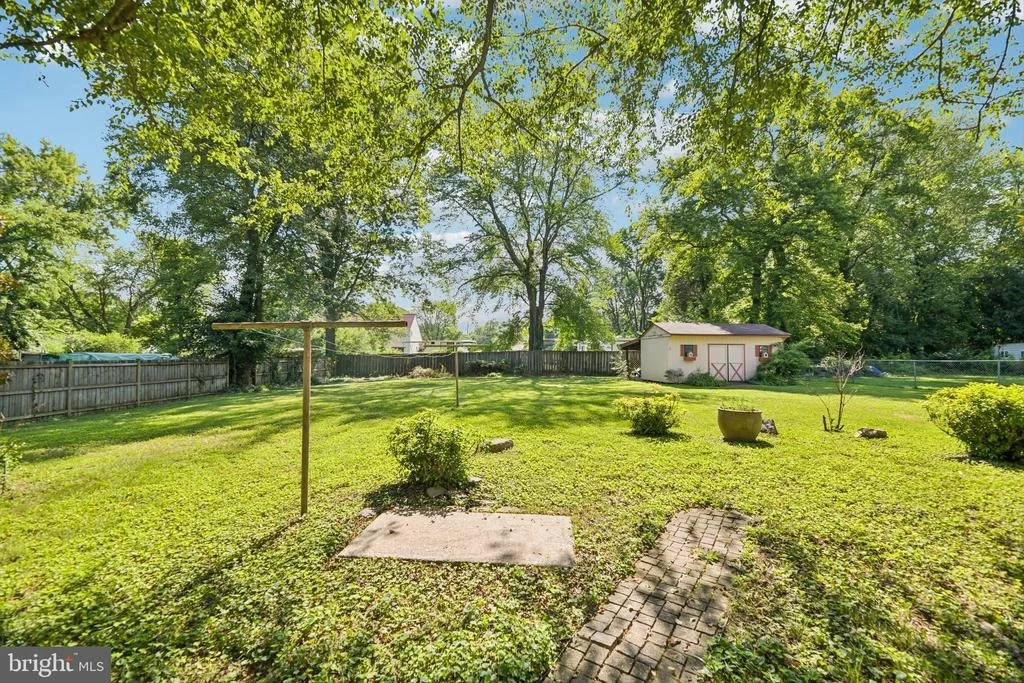 Photo of 8420 LEAF ROAD