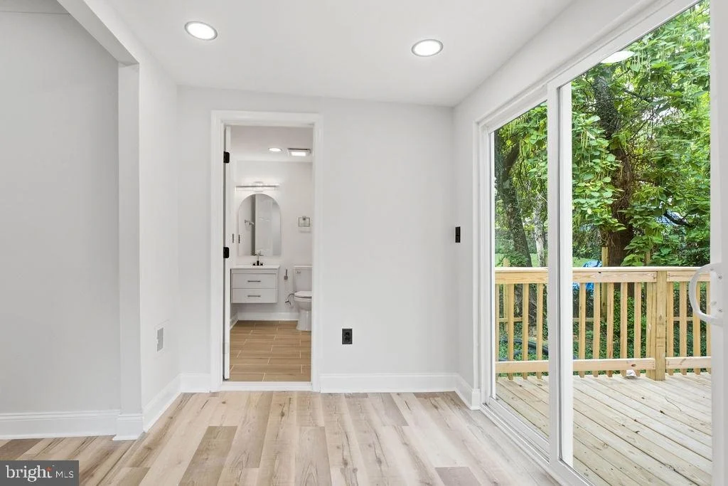 Photo of 5807 DADE STREET