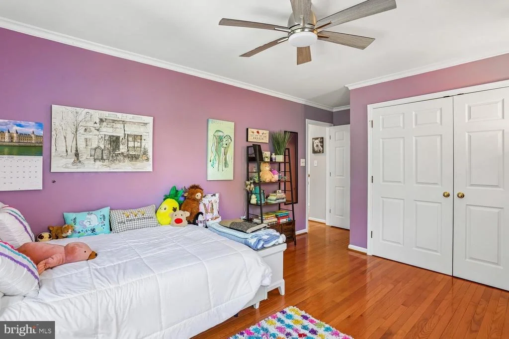Photo of 465 TSCHIFFELY SQUARE ROAD