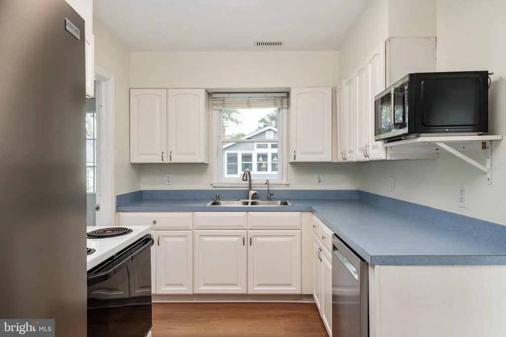 Photo of 812 BAY VIEW DRIVE