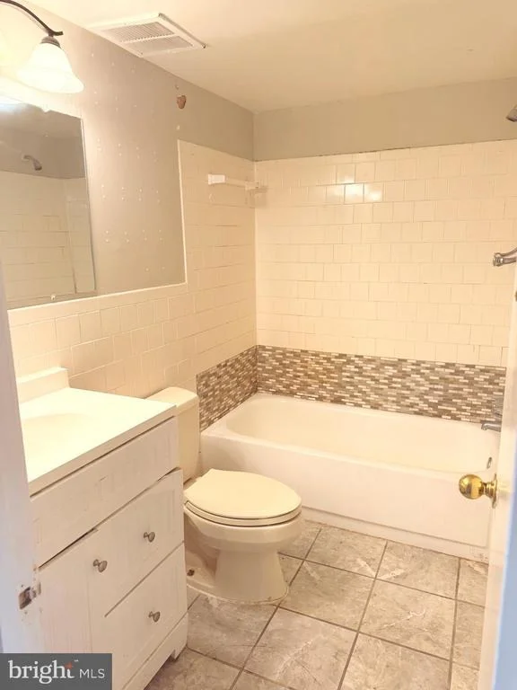 Photo of Unit 6101 at 9903 BLUNDON DRIVE