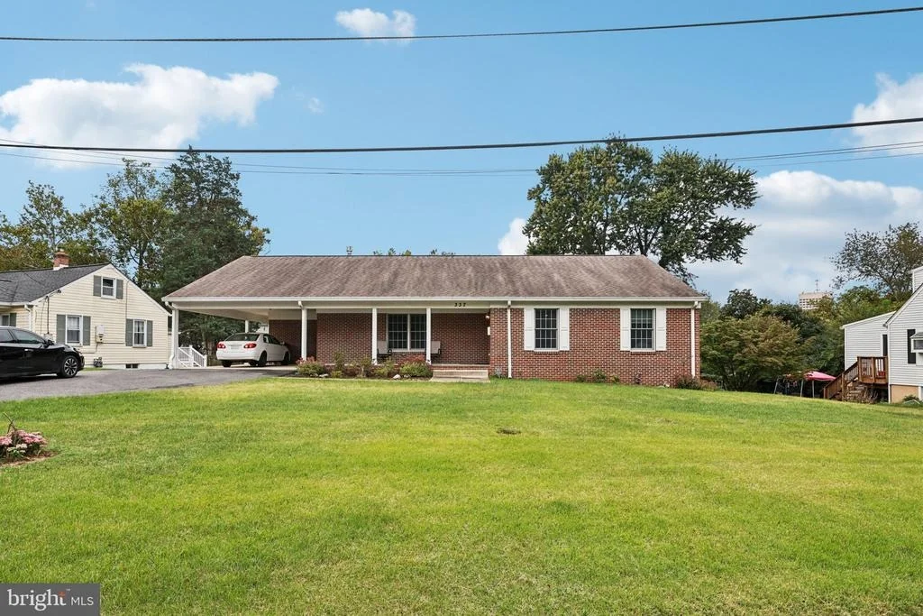 Photo of 337 SETH PLACE