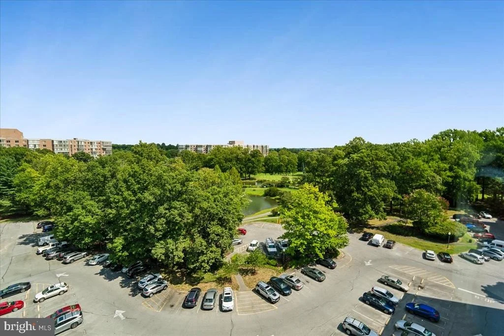 Photo of Unit 3901 at 15115 INTERLACHEN DRIVE