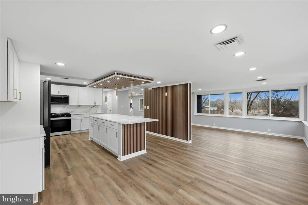 Photo of 2639 LOGMILL ROAD